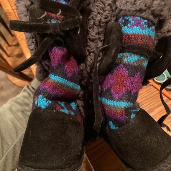 Muk luk boots sz 7 - Picture 2 of 3